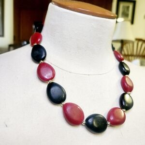 Vintage Tear Drop Black and Red Beaded Necklace